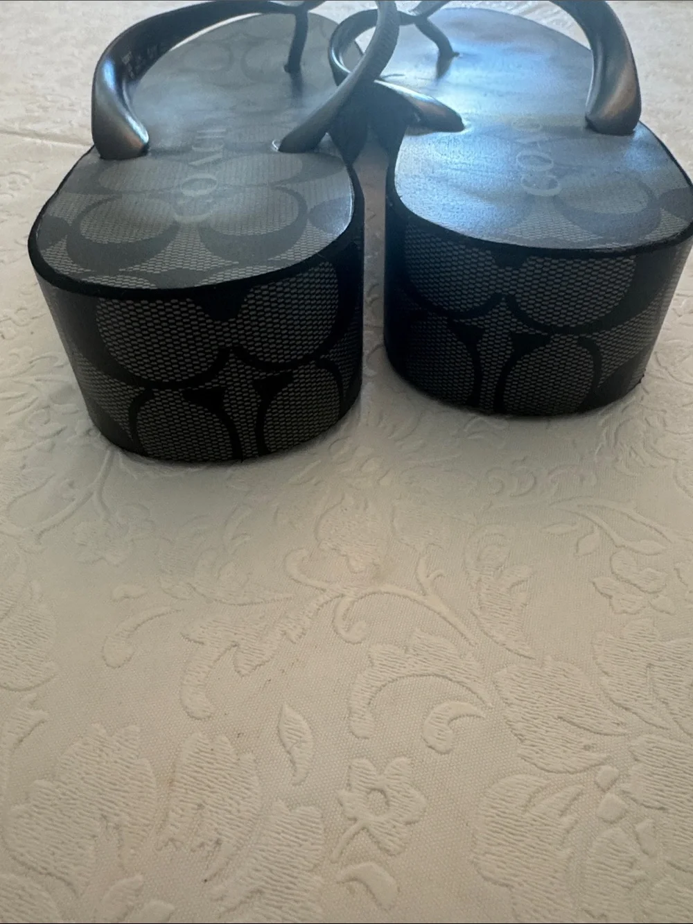 Coach Black Gray Monogram Signature Pattern Wedge Flip Flops woman’s size 8